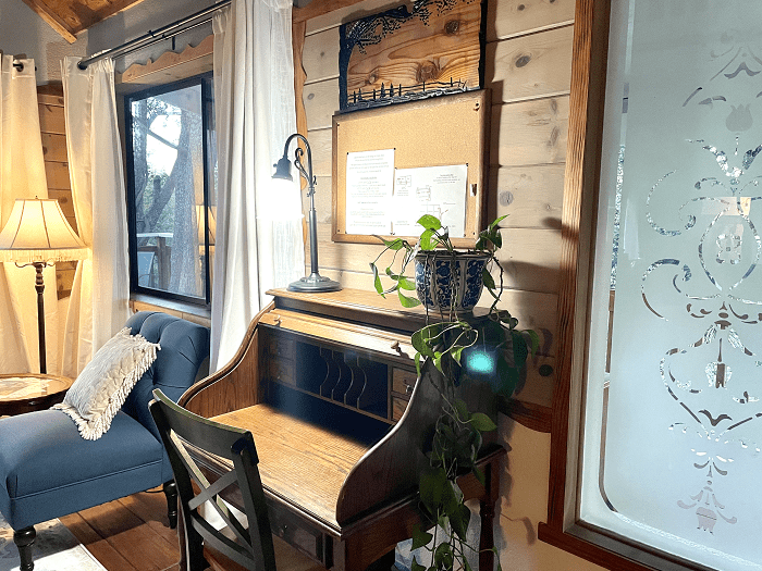 writing desk