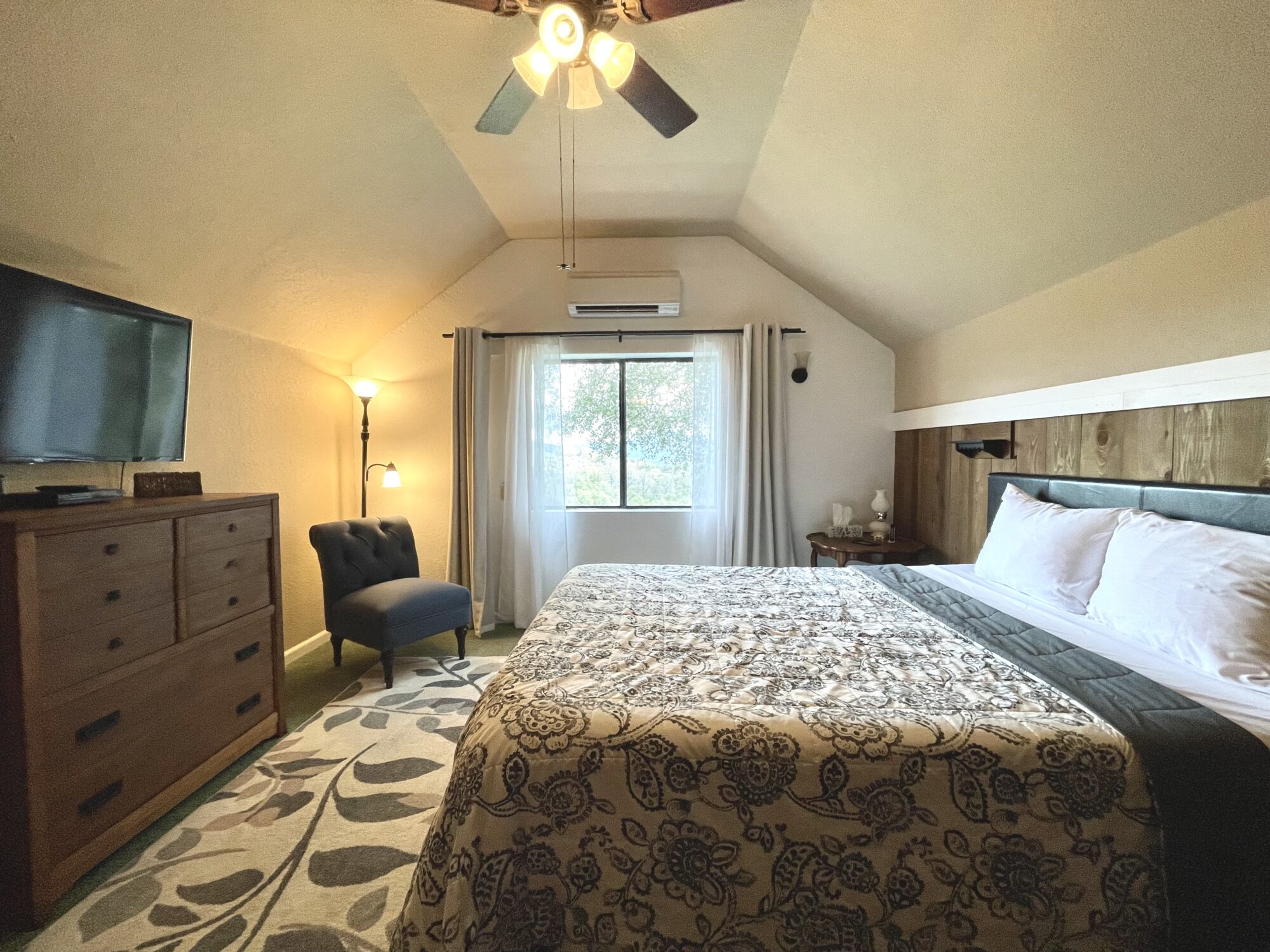 Sierra Suite bed 1