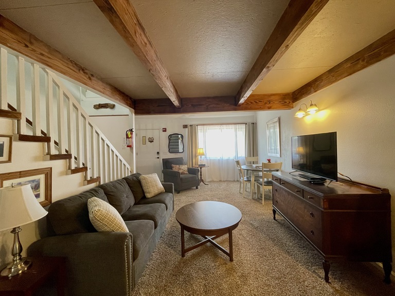 living room from kitchenette